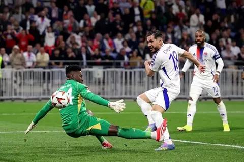 الدوري الأوروبي.. ليون يضرب مانشستر يونايتد برقم تاريخي